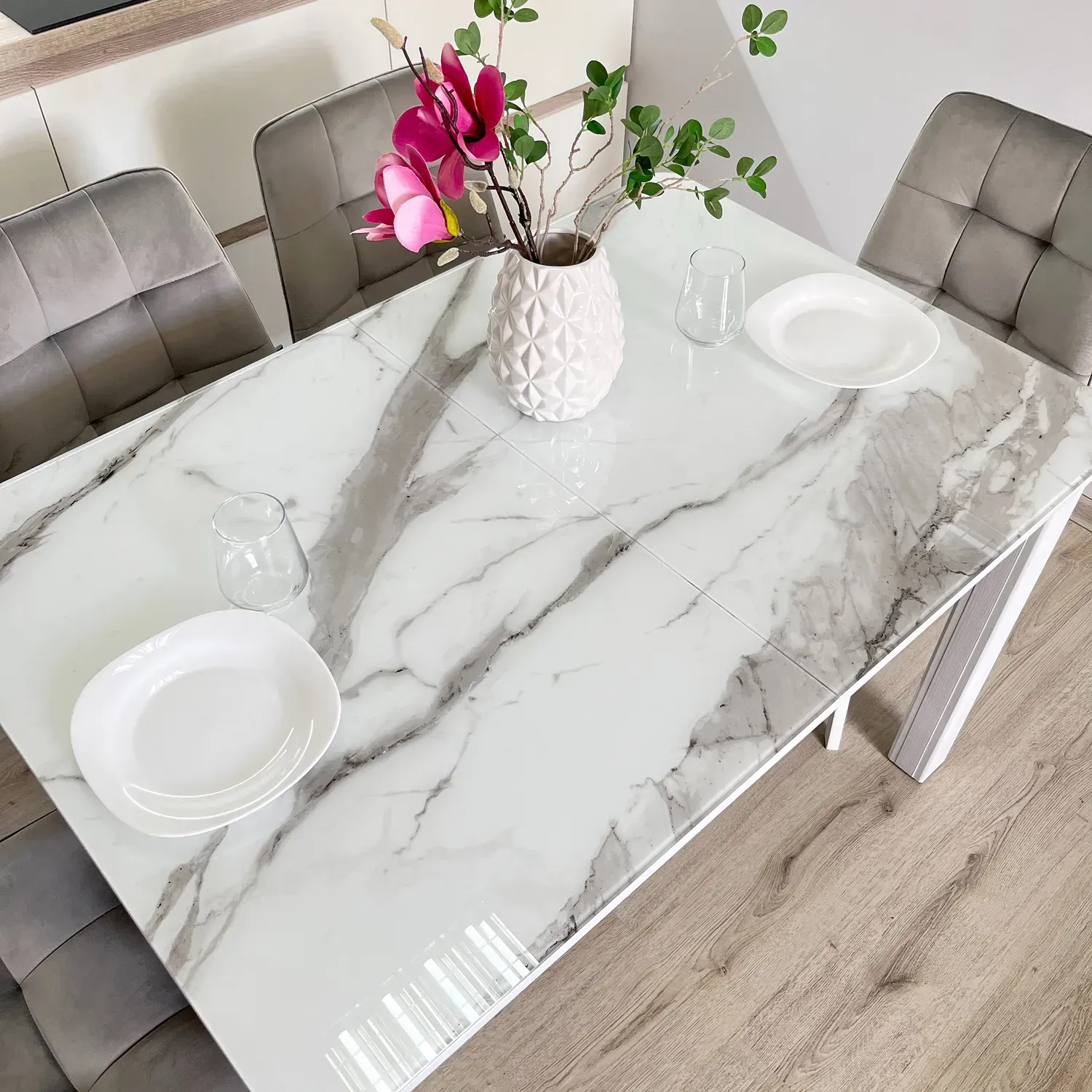 obidnii-stil-boston-a-bile-derevo-white-26-30834765002652