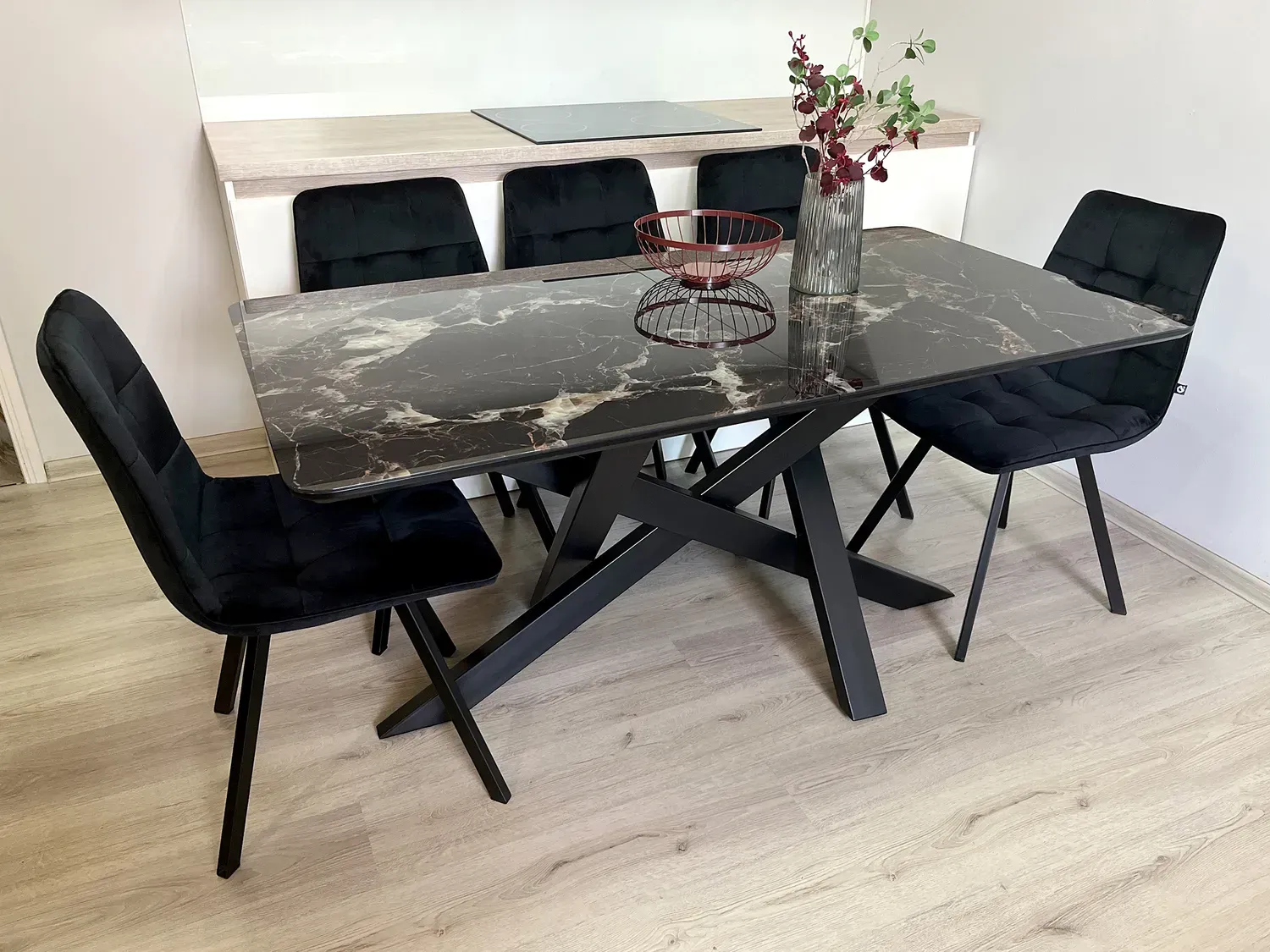 rozkladnyi-kukhonnyi-stil-lars-l-black-08-94586726637100